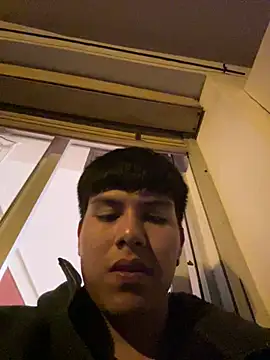 Snapshot of mikeeeeeell chatting on 03-21-26, 10:35 mikeeeeeell online show from 03-21-26, 10:35