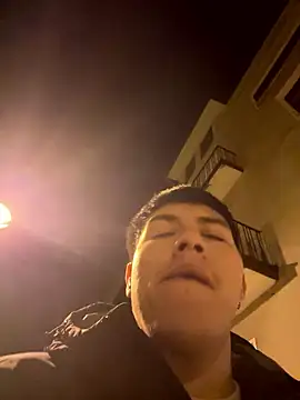 Snapshot of mikeeeeeell chatting on 01-10-26, 11:33 mikeeeeeell online show from 01-10-26, 11:33