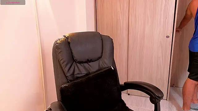 CRAZYBOYLOVE online show from 02-15-26, 02:05