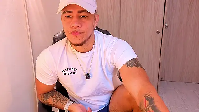 CRAZYBOYLOVE online show from 03-11-26, 12:32