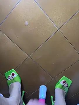 Snapshot of Wet-Pussycat chatting on 02-20-25, 11:21 Wet-Pussycat online show from 02-20-25, 11:21