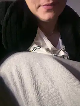 Snapshot of Wet-Pussycat chatting on 01-21-25, 12:25 Wet-Pussycat online show from 01-21-25, 12:25