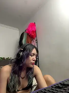 VaioletUwU online show from 04-13-26, 02:48