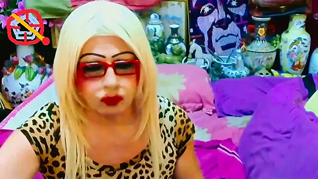 Goldeena online show from 09-28-25, 09:44