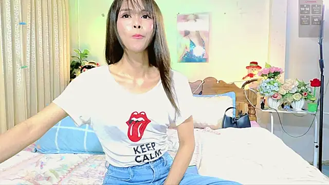 Snapshot of ribbinpink chatting on 06-20-26, 11:59 ribbinpink online show from 06-20-26, 11:59
