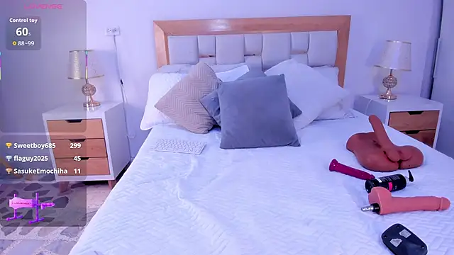 Snapshot of cristinapuerta_ chatting on 09-30-25, 11:49 cristinapuerta online show from 09-30-25, 11:49