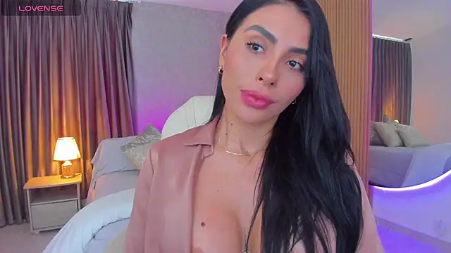 Sarah Stone  online show from 10-02-25, 07:50