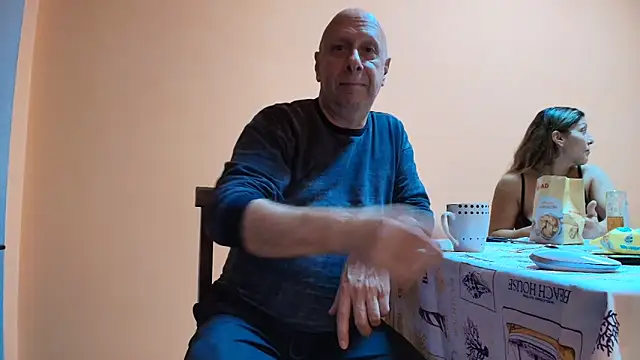 Lucy and Marco online show from 11-02-25, 08:14