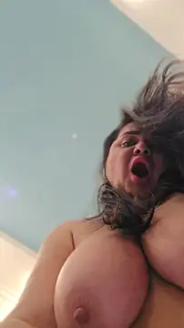 Snapshot of littleRikka chatting on 01-17-26, 08:18 littleRikka online show from 01-17-26, 08:18