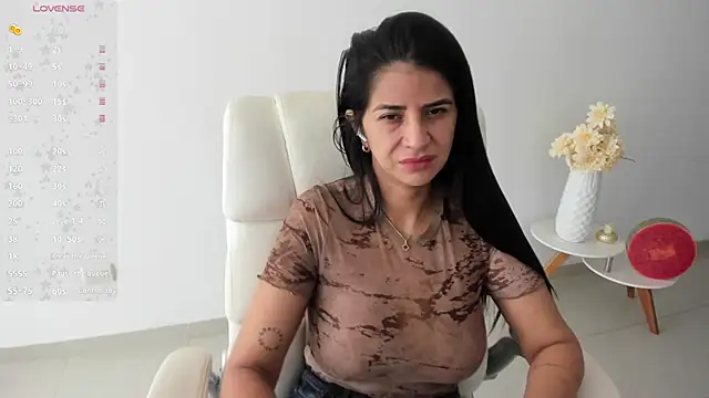 Snapshot of renata_t_ chatting on 02-04-26, 08:15 renata t online show from 02-04-26, 08:15