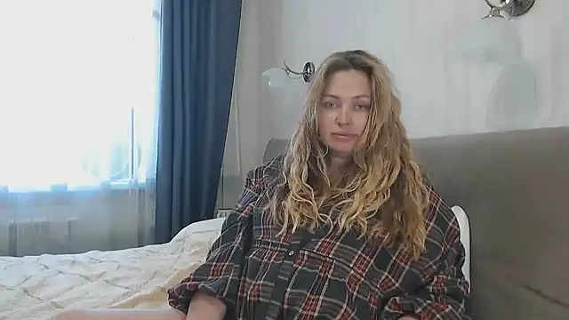 Snapshot of xxkristinaxx chatting on 05-19-26, 10:33 xxkristinaxx online show from 05-19-26, 10:33