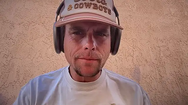 Snapshot of rusharizona chatting on 10-17-25, 10:11 rusharizona online show from 10-17-25, 10:11