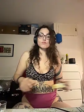 ladyturtle online show from 06-05-26, 08:58