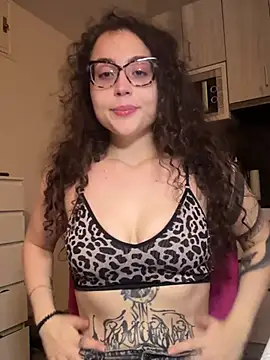 ladyturtle online show from 05-14-26, 07:33
