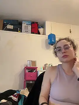 ladyturtle online show from 04-22-26, 10:55