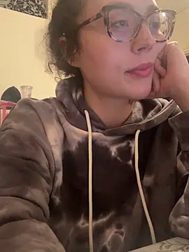 ladyturtle online show from 05-18-26, 10:47