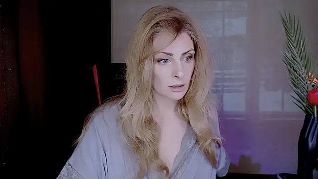 Eleonores online show from 10-28-25, 05:08