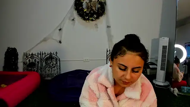 AbbyTaylorr online show from 10-01-25, 03:44