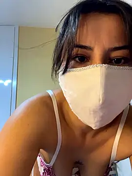 Snapshot of White-Petite chatting on 01-08-26, 02:12 White-Petite online show from 01-08-26, 02:12