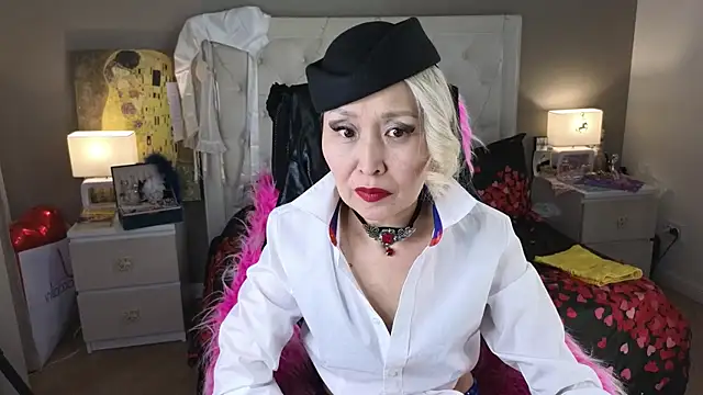Snapshot of RoxalanaStar chatting on 04-23-26, 06:42 RoxalanaStar online show from 04-23-26, 06:42