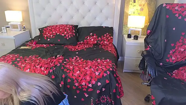 Snapshot of RoxalanaStar chatting on 10-02-25, 08:23 RoxalanaStar online show from 10-02-25, 08:23