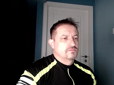 Snapshot of MisterFaithRO chatting on 04-21-26, 09:43 MisterFaithRO online show from 04-21-26, 09:43