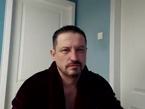Snapshot of MisterFaithRO chatting on 04-18-26, 06:32 MisterFaithRO online show from 04-18-26, 06:32