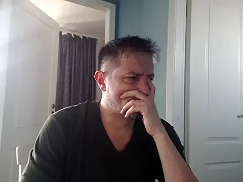 Snapshot of MisterFaithRO chatting on 04-20-26, 12:08 MisterFaithRO online show from 04-20-26, 12:08