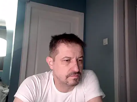 Snapshot of MisterFaithRO chatting on 04-25-26, 09:34 MisterFaithRO online show from 04-25-26, 09:34