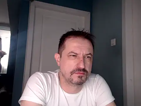 Snapshot of MisterFaithRO chatting on 04-30-26, 06:31 MisterFaithRO online show from 04-30-26, 06:31
