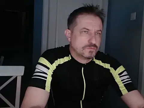 Snapshot of MisterFaithRO chatting on 04-15-26, 01:55 MisterFaithRO online show from 04-15-26, 01:55