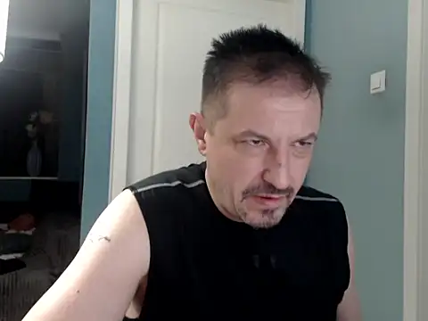 Snapshot of MisterFaithRO chatting on 04-23-26, 01:12 MisterFaithRO online show from 04-23-26, 01:12