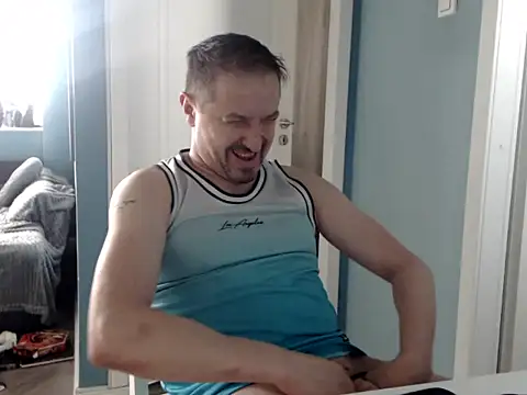 Snapshot of MisterFaithRO chatting on 05-03-26, 10:31 MisterFaithRO online show from 05-03-26, 10:31