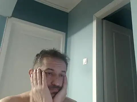 Snapshot of MisterFaithRO chatting on 04-16-26, 05:57 MisterFaithRO online show from 04-16-26, 05:57