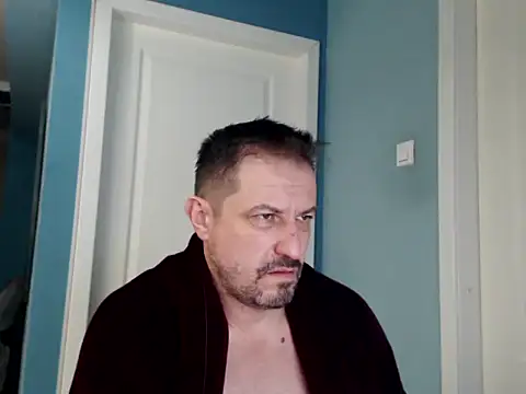 Snapshot of MisterFaithRO chatting on 04-19-26, 06:10 MisterFaithRO online show from 04-19-26, 06:10