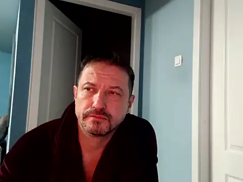 Snapshot of MisterFaithRO chatting on 04-19-26, 01:39 MisterFaithRO online show from 04-19-26, 01:39