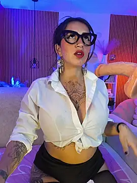 Tattooed spittingdoll online show from 01-31-26, 10:41
