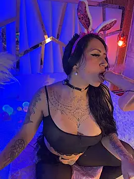 Snapshot of Tattooed_spittingdoll chatting on 04-06-26, 11:28 Tattooed spittingdoll online show from 04-06-26, 11:28