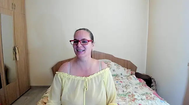 Snapshot of HardWildNipples chatting on 03-03-25, 10:28 HardWildNipples online show from 03-03-25, 10:28