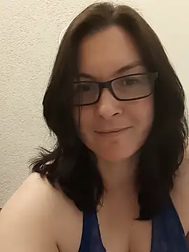 Snapshot of DesreRose chatting on 07-13-26, 12:54 DesreRose online show from 07-13-26, 12:54