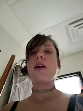 TheDaisyChaos online show from 10-20-25, 03:30