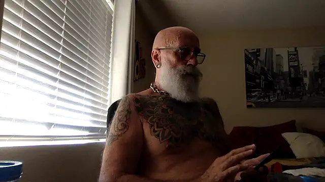 IamReadyxh online show from 04-15-26, 05:17