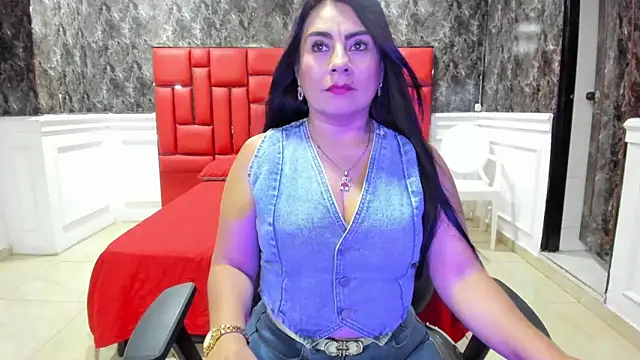 Imyourdirtymilf online show from 10-23-25, 07:23