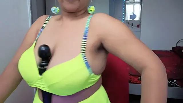 HotSpicyGujju online show from 11-19-25, 08:36