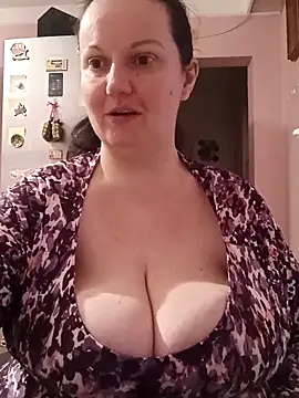 Snapshot of BustyLadyAlma chatting on 02-04-26, 06:19 BustyLadyAlma online show from 02-04-26, 06:19