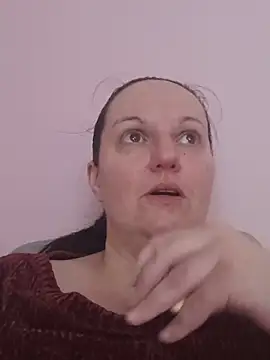 BustyLadyAlma online show from 05-31-26, 07:03