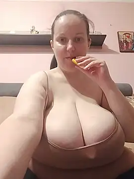 BustyLadyAlma online show from 05-13-26, 07:15