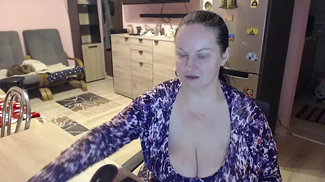 BustyLadyAlma online show from 11-20-25, 06:03