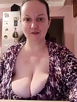 Snapshot of BustyLadyAlma chatting on 01-19-26, 06:28 BustyLadyAlma online show from 01-19-26, 06:28