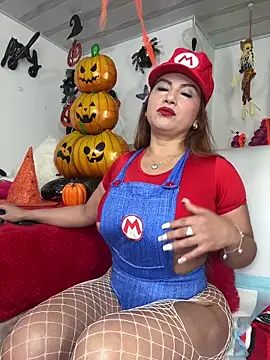 alexa fiore01 online show from 10-31-25, 05:09